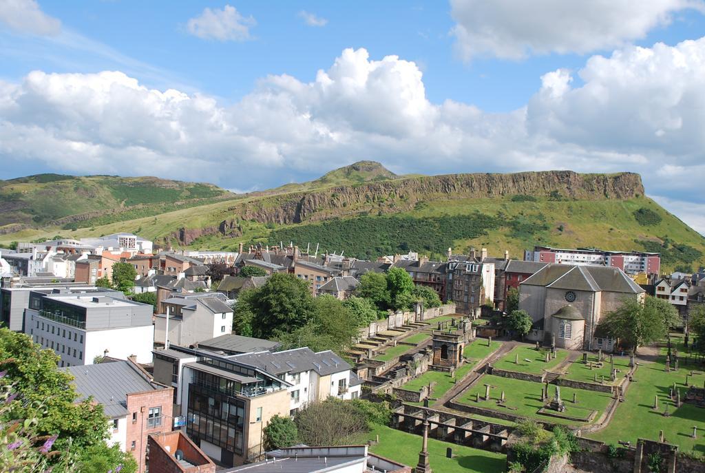 Апартаменты Lochend Park View
